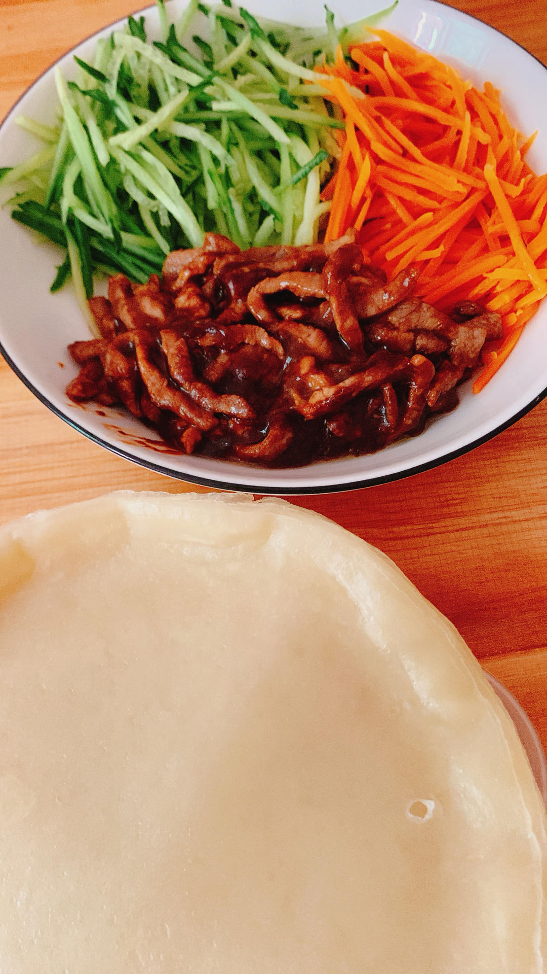 不包饺子的饺子皮怎么吃，包春饼呀