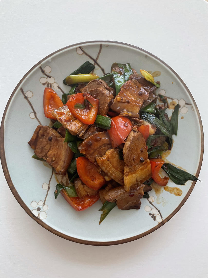 厨师长教你：用土灶炒“回锅肉”，农村土锅加柴火才是真正的土味