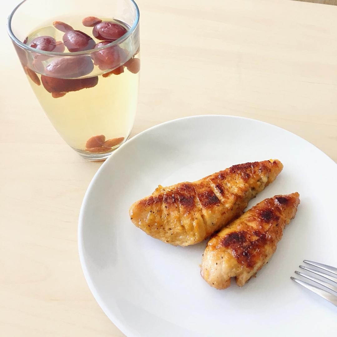 酷炫屌炸天好吃的煎鸡胸肉（香蒜蜂蜜煎鸡胸肉）