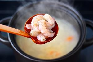 营养师推荐-海虾海参砂锅粥的做法 步骤6