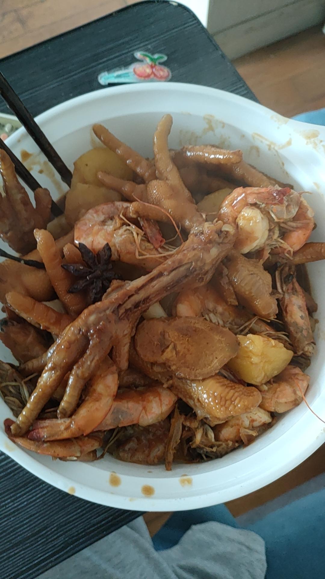 复刻某胖子158鸡爪煲，在家做要花多少