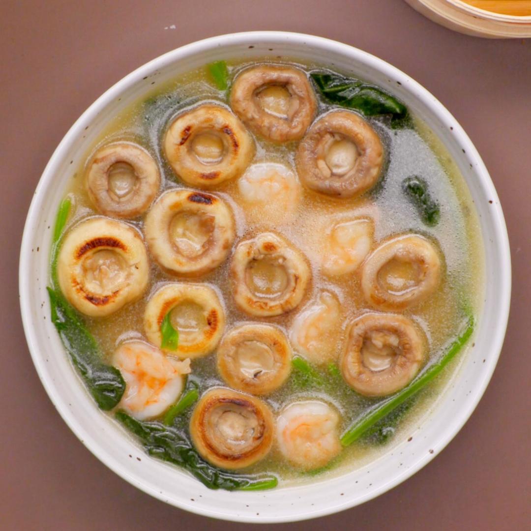 口蘑鲜虾汤的做法