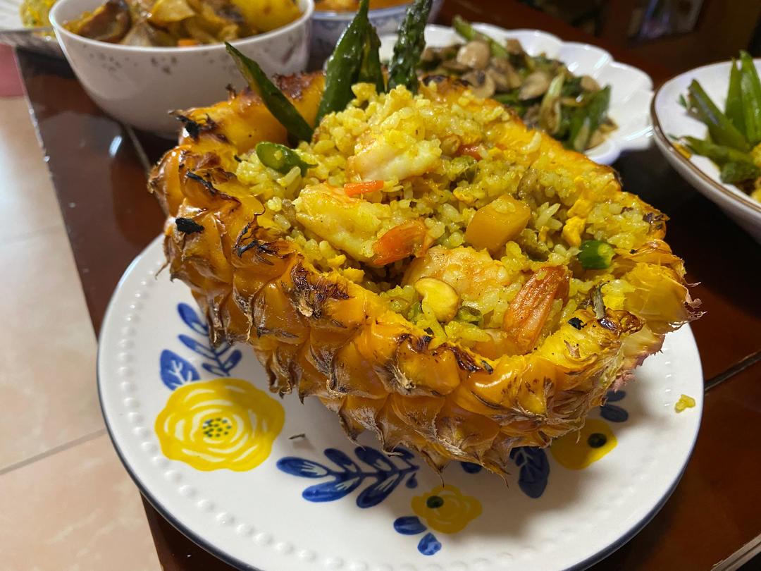 泰式缤纷菠萝炒饭