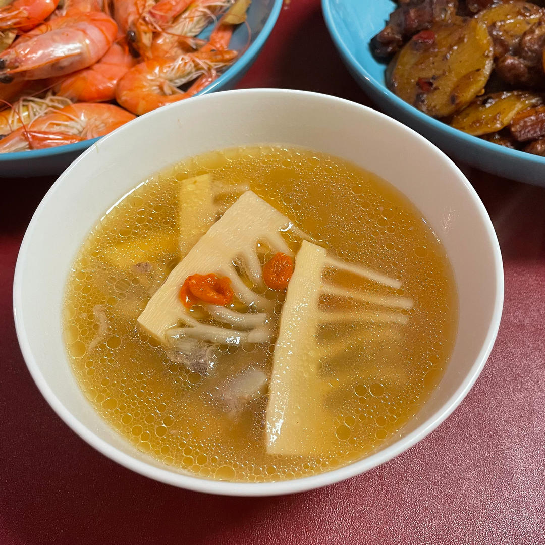 冬笋排骨枸杞汤