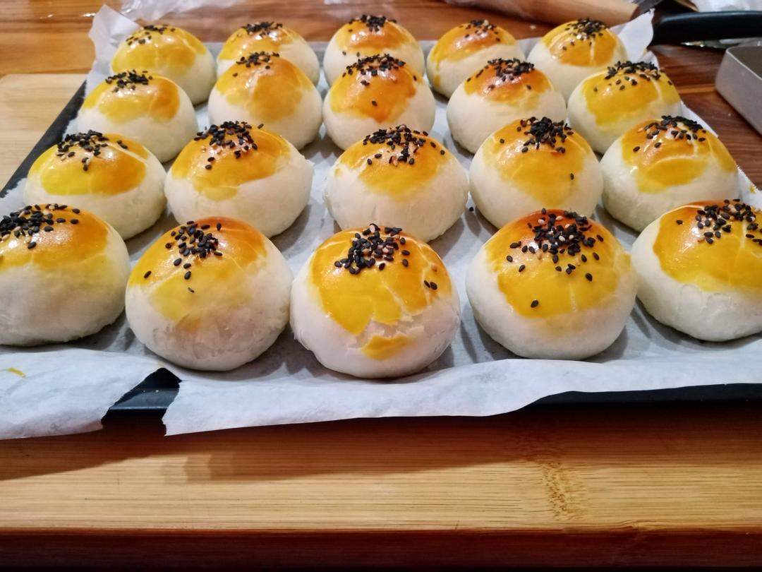 蛋黄酥