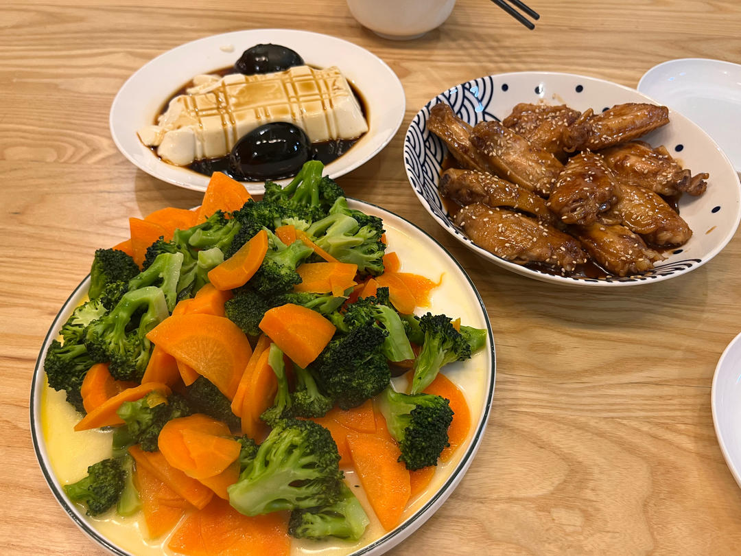 西蓝花炒胡萝卜清爽型～