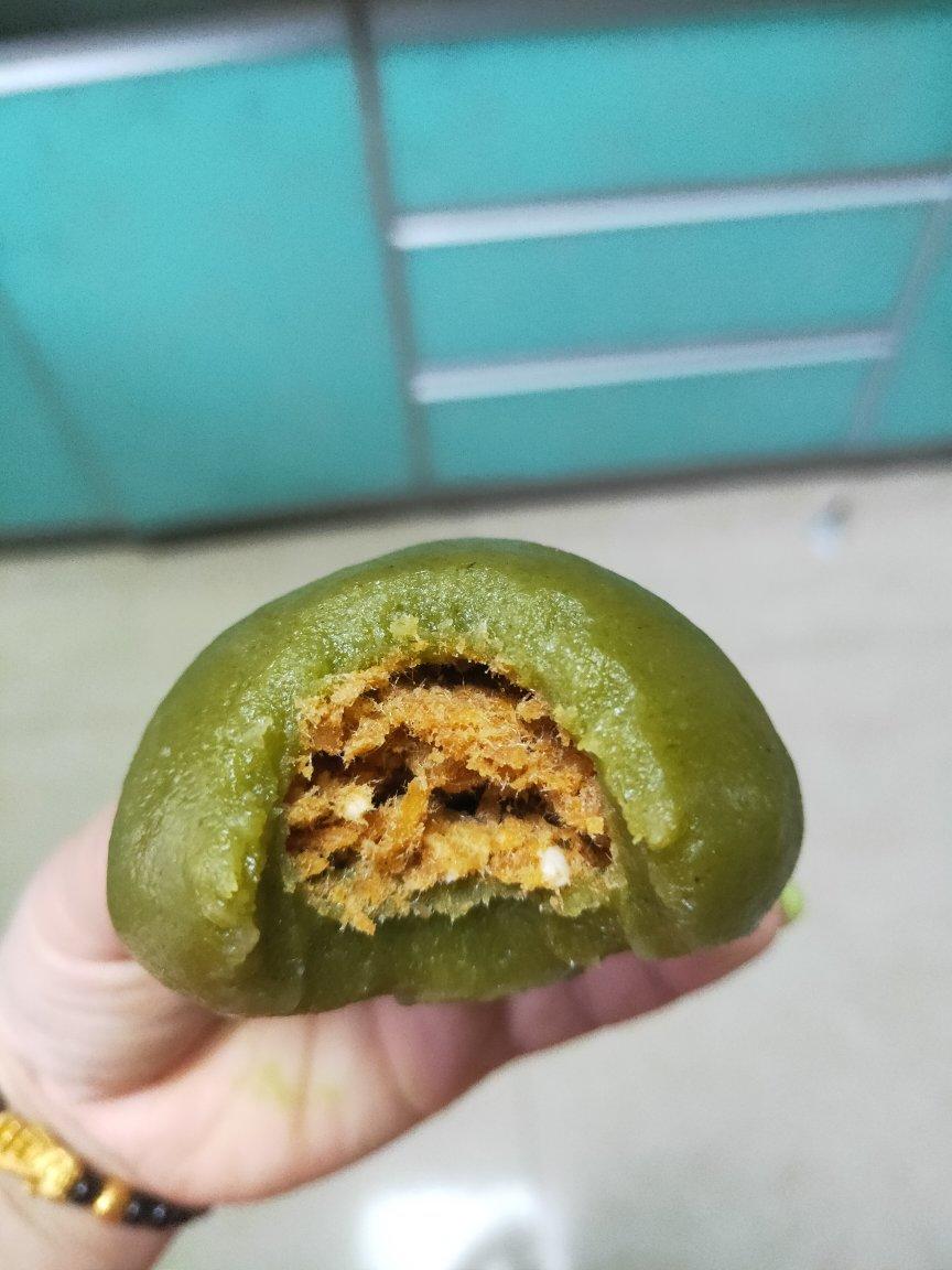 咸蛋黄肉松青团（艾糍）