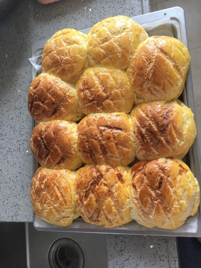好吃到炸裂的港式菠萝包（附带制作酥皮的小视频）