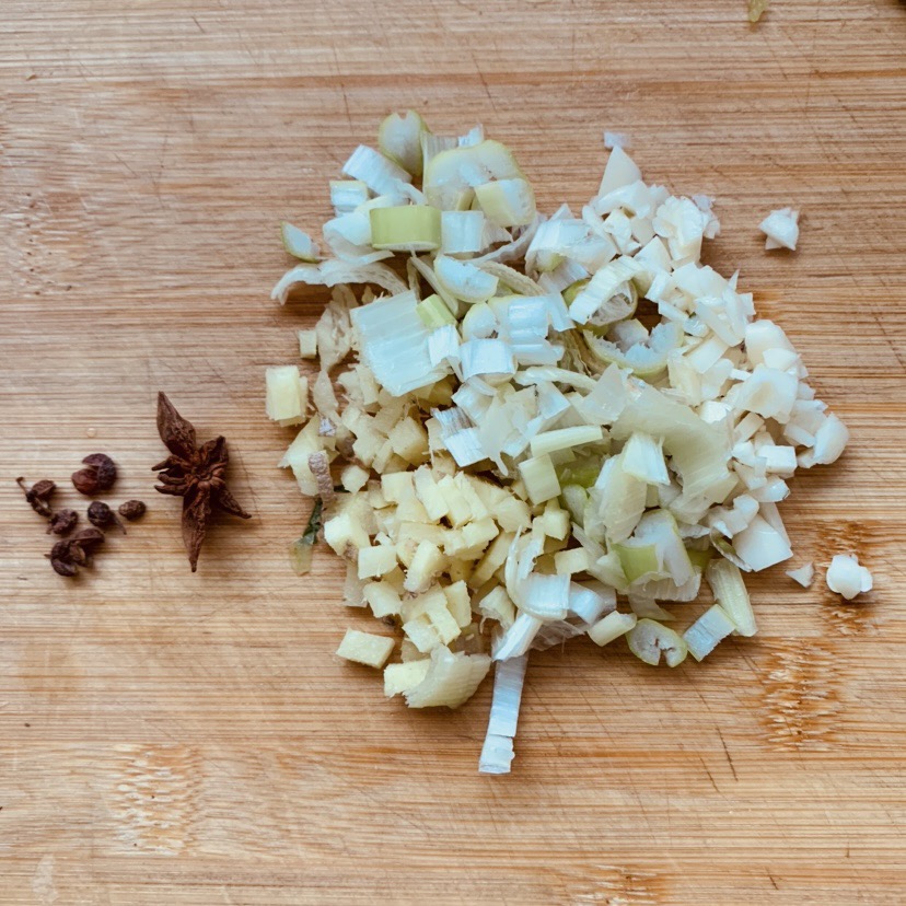 家常白菜炖粉条加豆腐泡的做法 步骤4