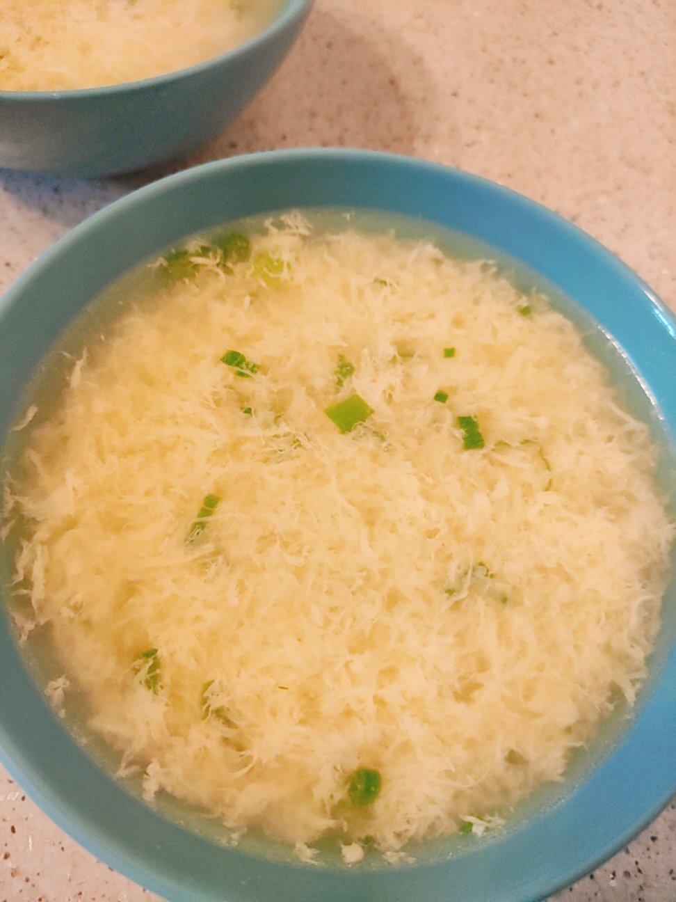 一碗漂亮又鲜嫩无比的基础蛋花汤