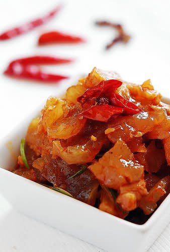 凉拌麻辣牛筋的做法