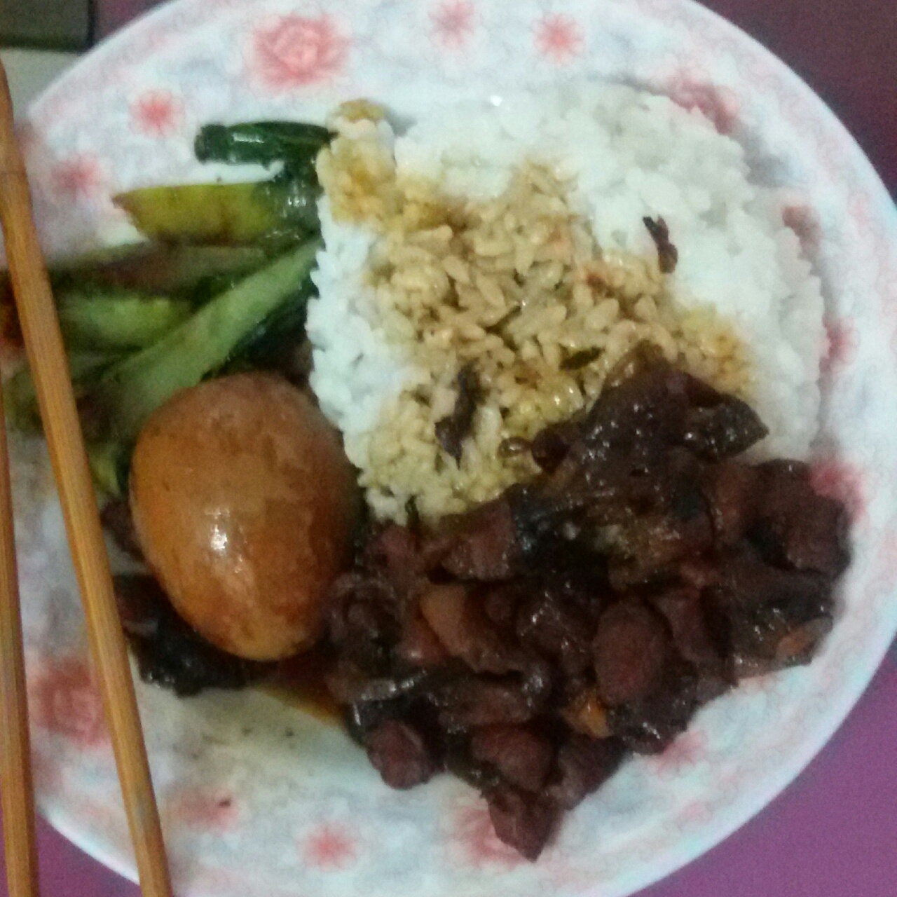 洋葱酥卤肉饭