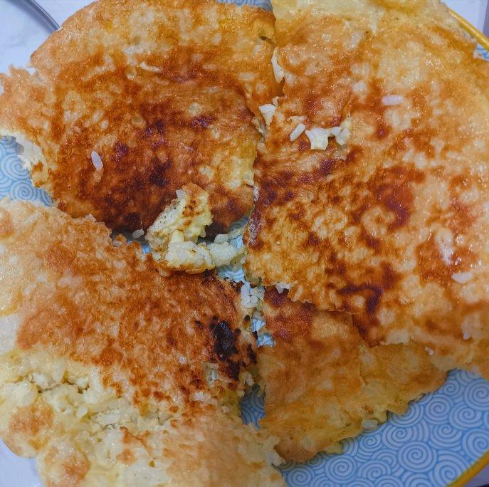 剩米饭的一百种吃法之米饭鸡蛋饼