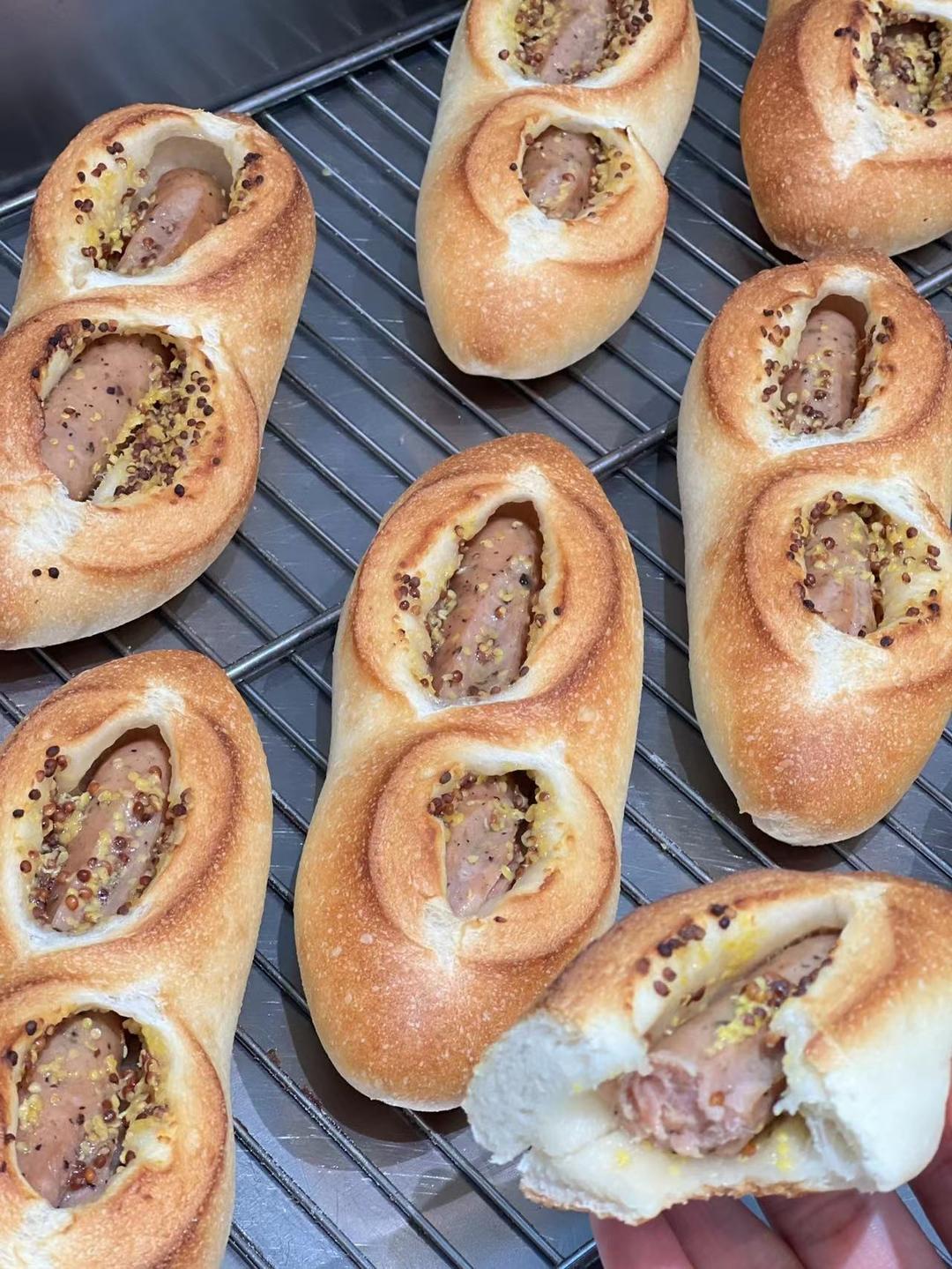 治愈甜腻的｜法式芥末籽香肠面包