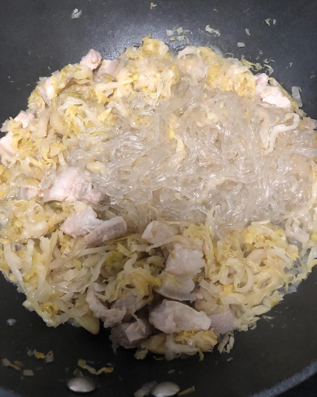东北酸菜猪肉炖粉条
