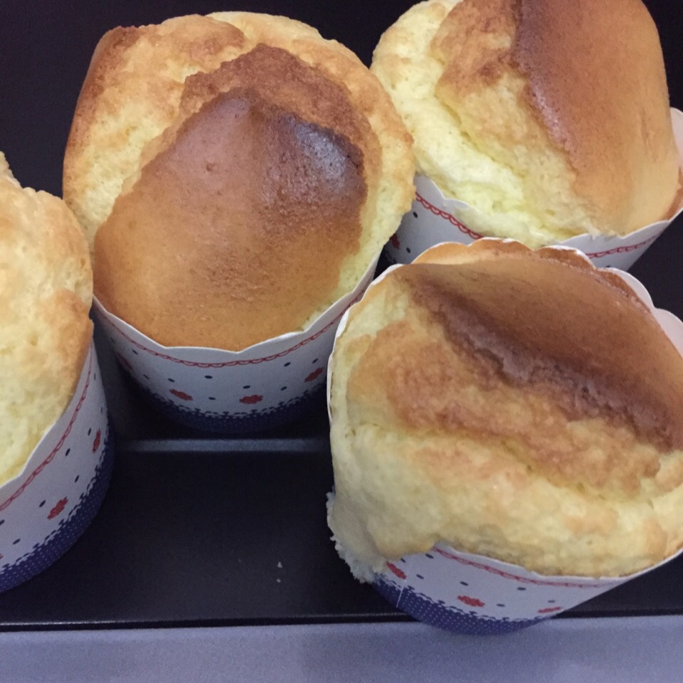 消耗淡奶油之作——淡奶油小蛋糕