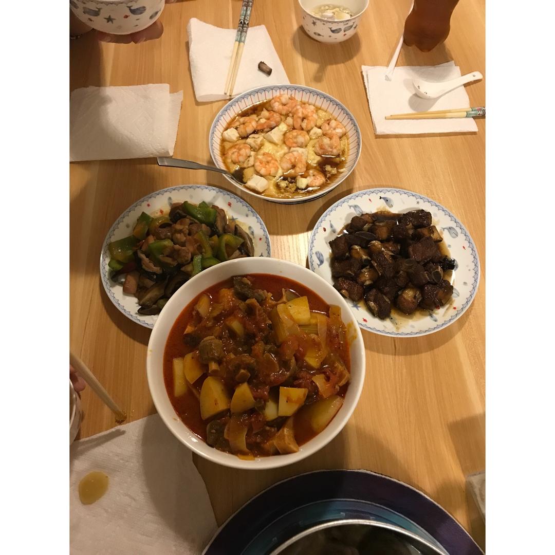 lena酱假装在伦敦做的番茄炖牛尾--松下电压力锅