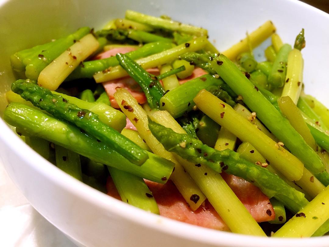 手机用户2200s1gw做的培根炒芦笋