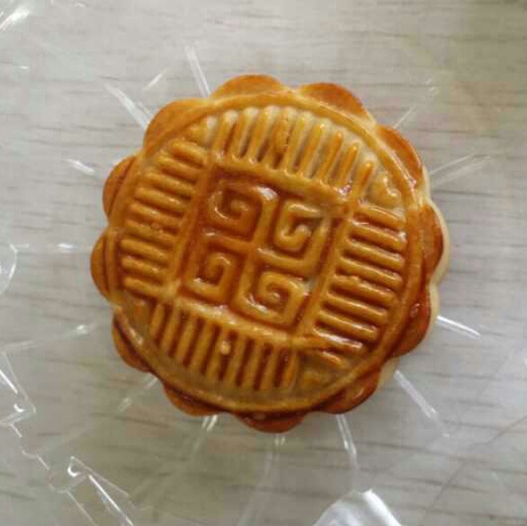 广式月饼——蛋黄莲蓉月饼