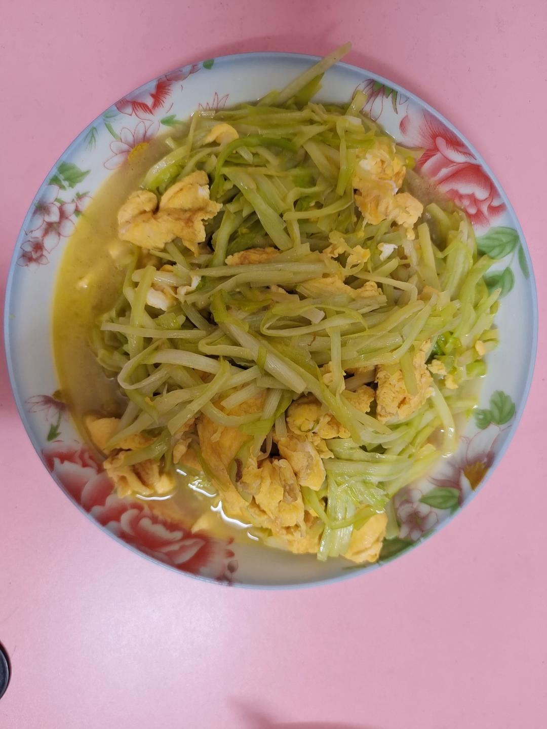 蒜苗（韭黄）炒鸡蛋