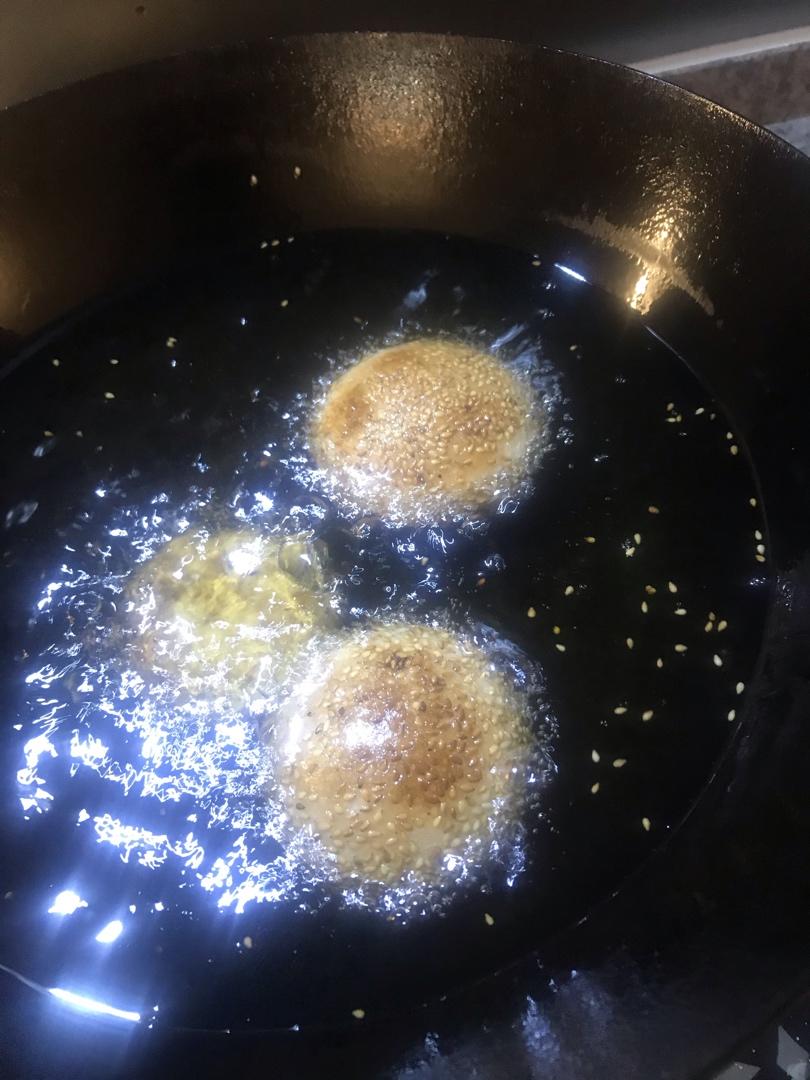 简版油炸空心麻团（糯米或面粉团）
