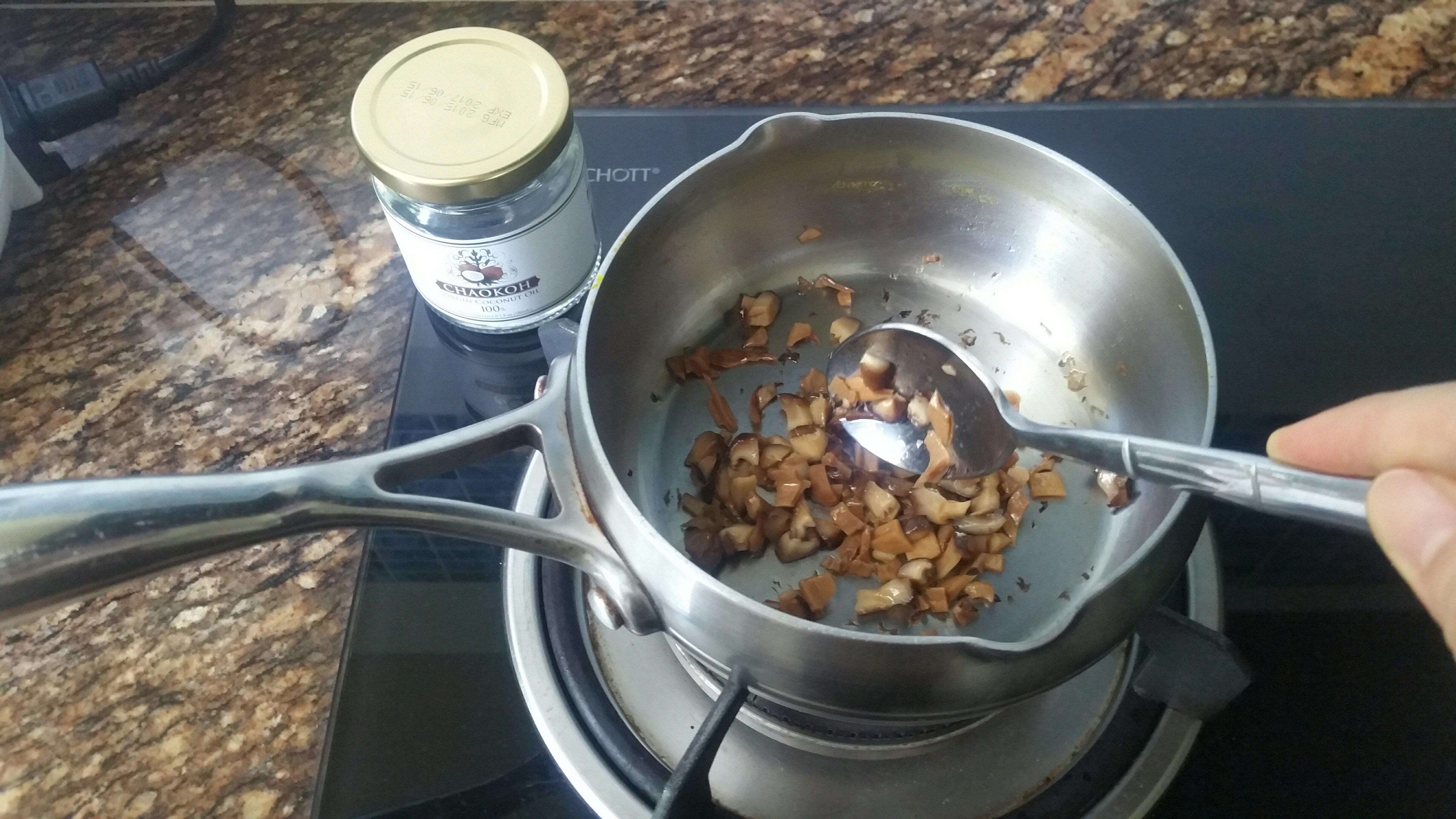 椰子油蘑菇南瓜浓汤的做法 步骤2