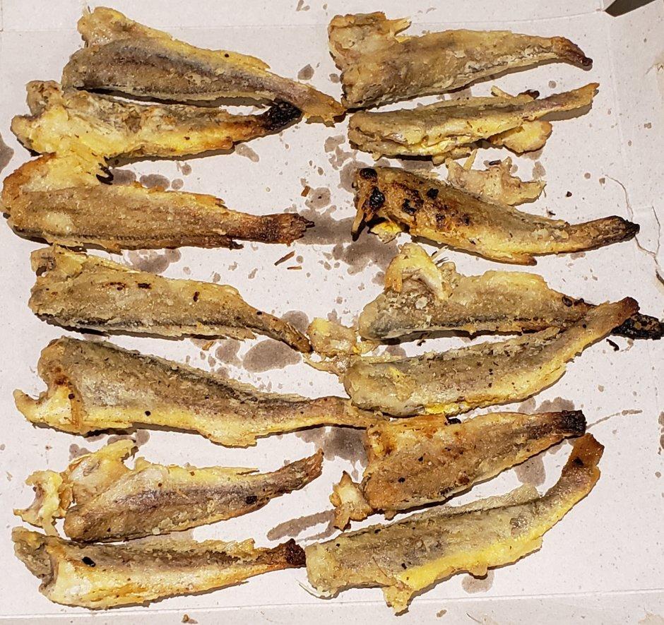 外酥里嫩：不会回软的干炸小黄鱼。