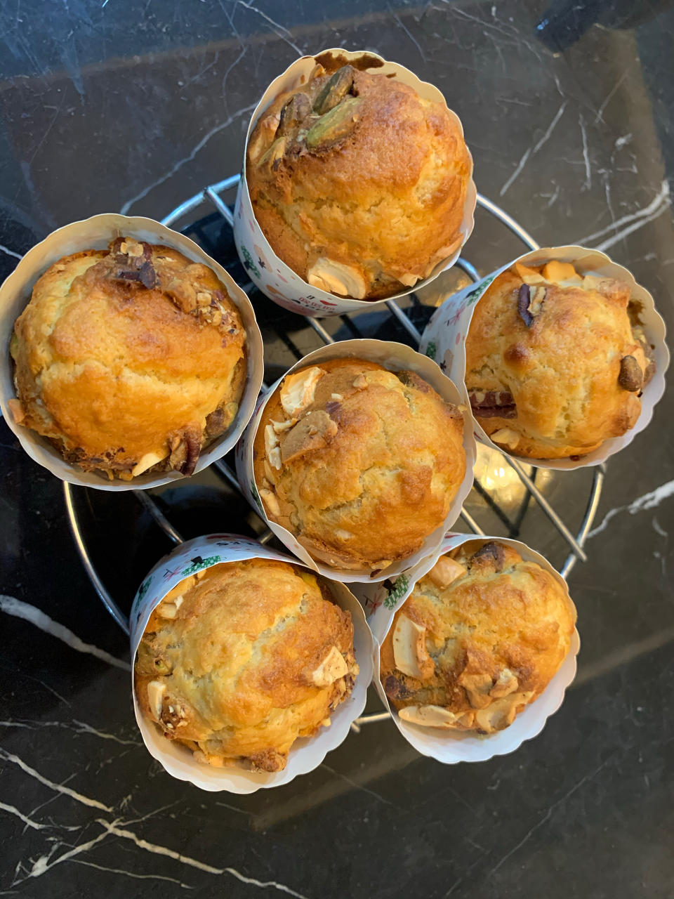 只需搅拌入烤箱的香蕉麦芬