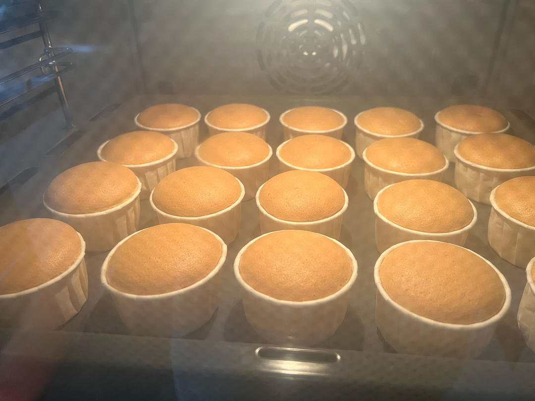 不塌陷不开裂不缩腰杯子蛋糕分享
