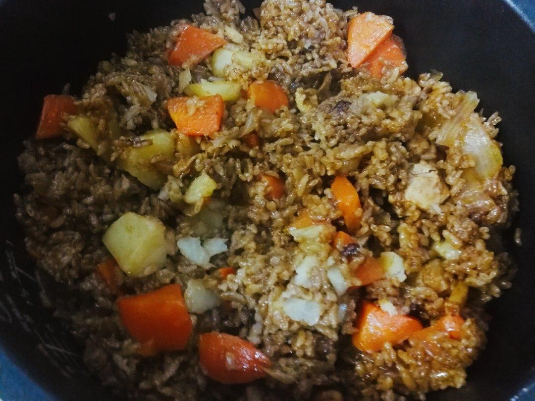 【香菇鸡肉焖饭】