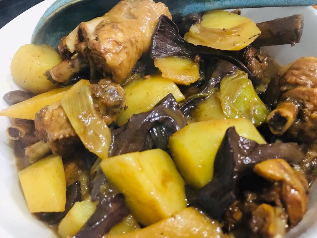 小鸡炖蘑菇