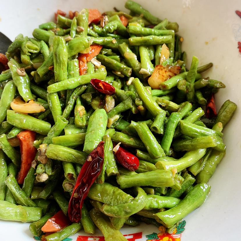 厨师长教你：“小炒白豆角”的家常做法，味道很赞，先收藏起来