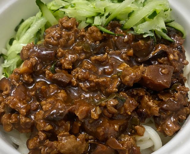 简单好吃的香菇炸酱面的做法