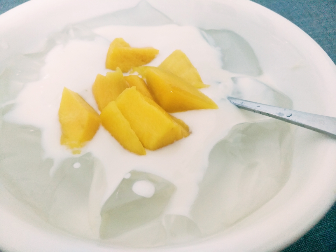 芒果酸奶冰粉