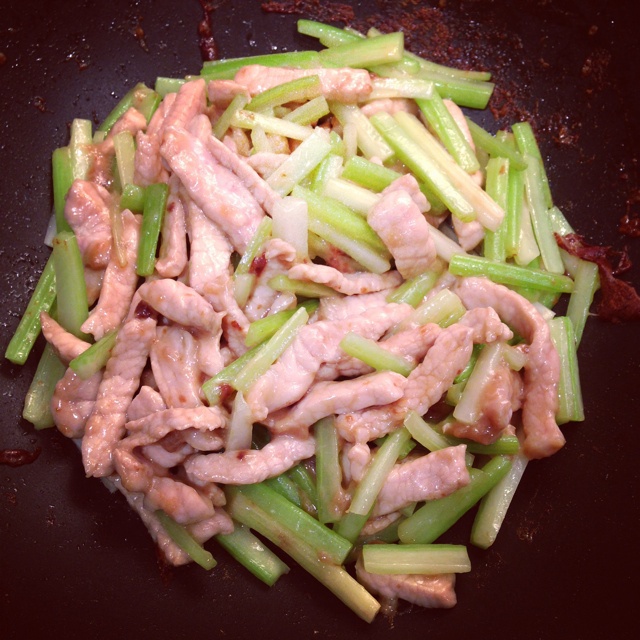 芹菜炒肉片