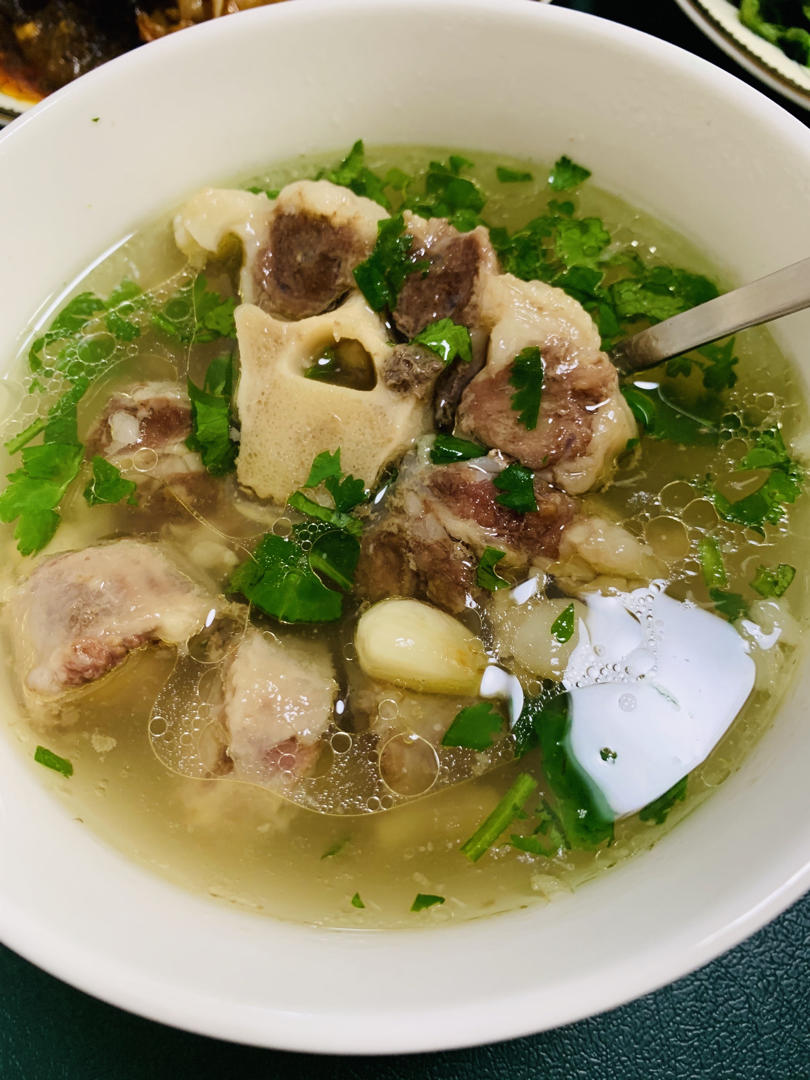 韩式清炖牛尾汤