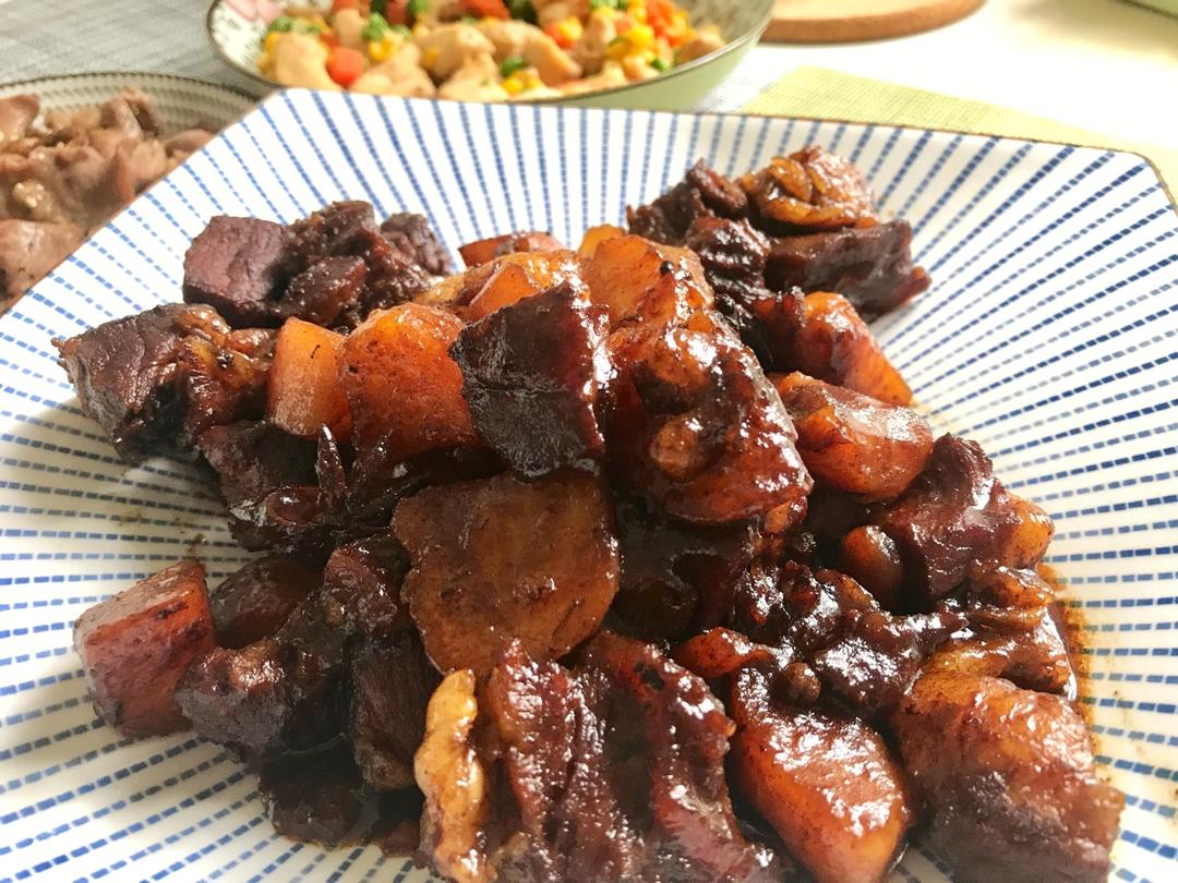 下饭红烧牛肉土豆块