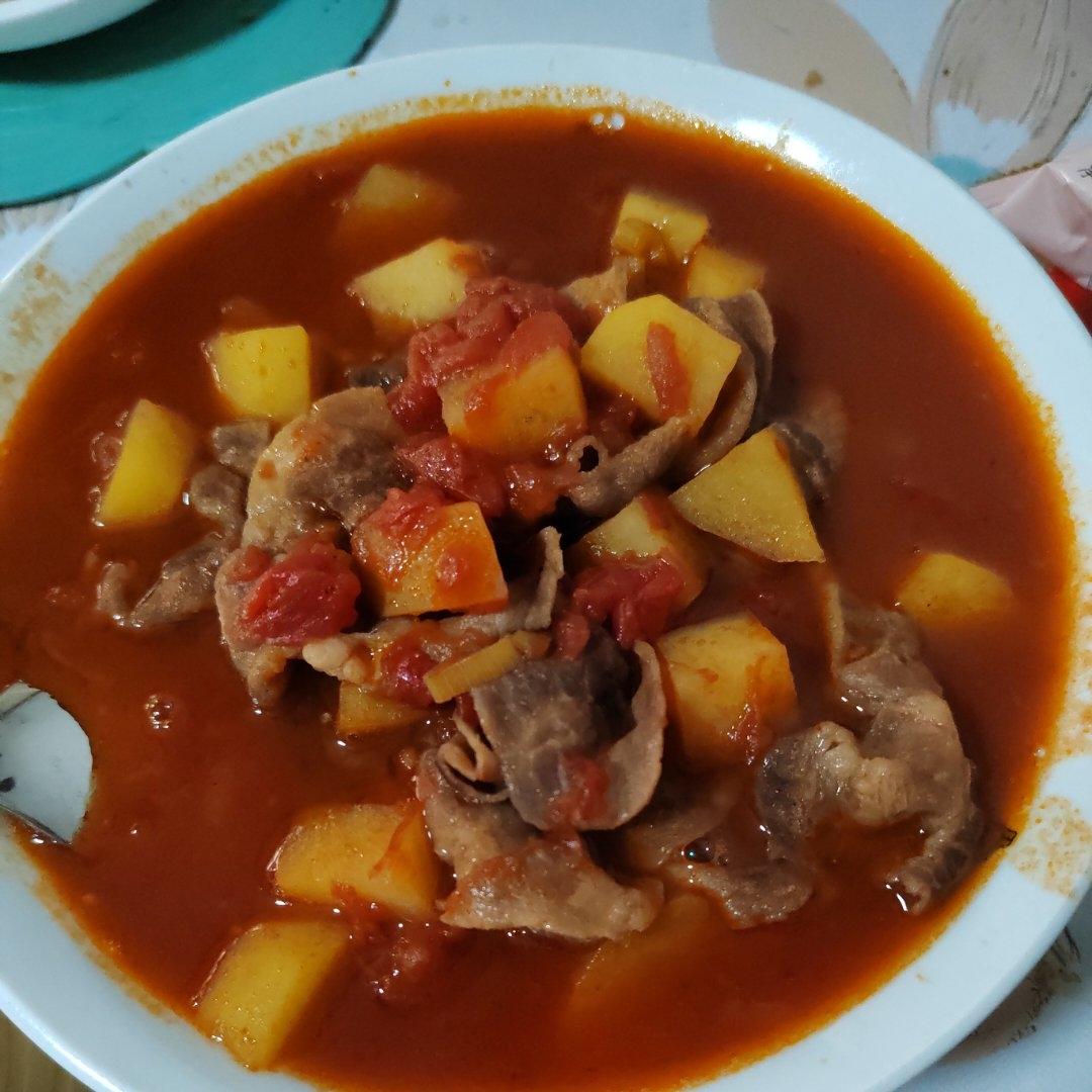 好吃到汤汁不剩的番茄土豆肥牛汤