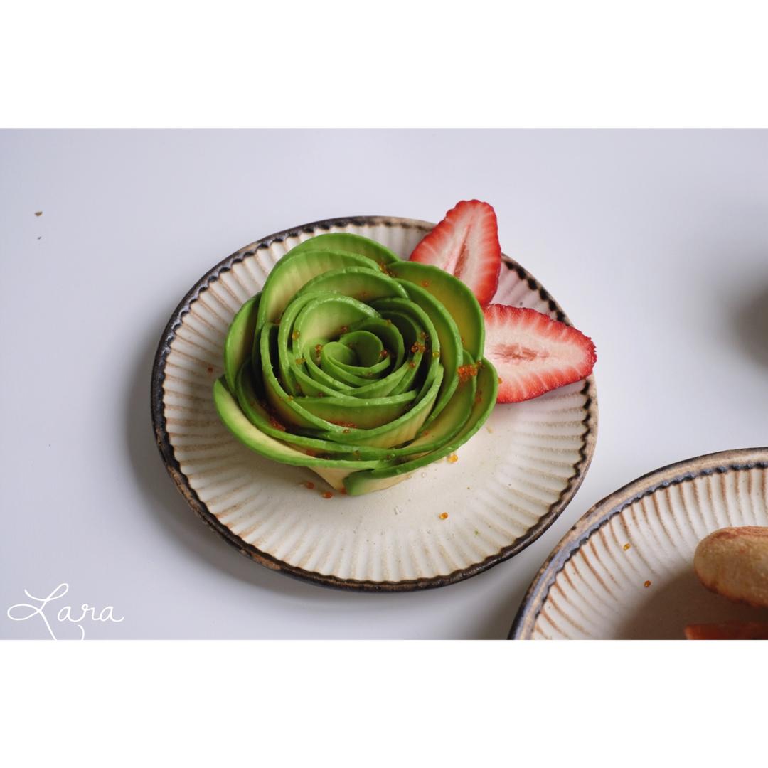 牛油果花，高颜值哦～