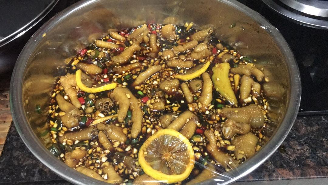 停不下来的秘制凉拌鸡爪