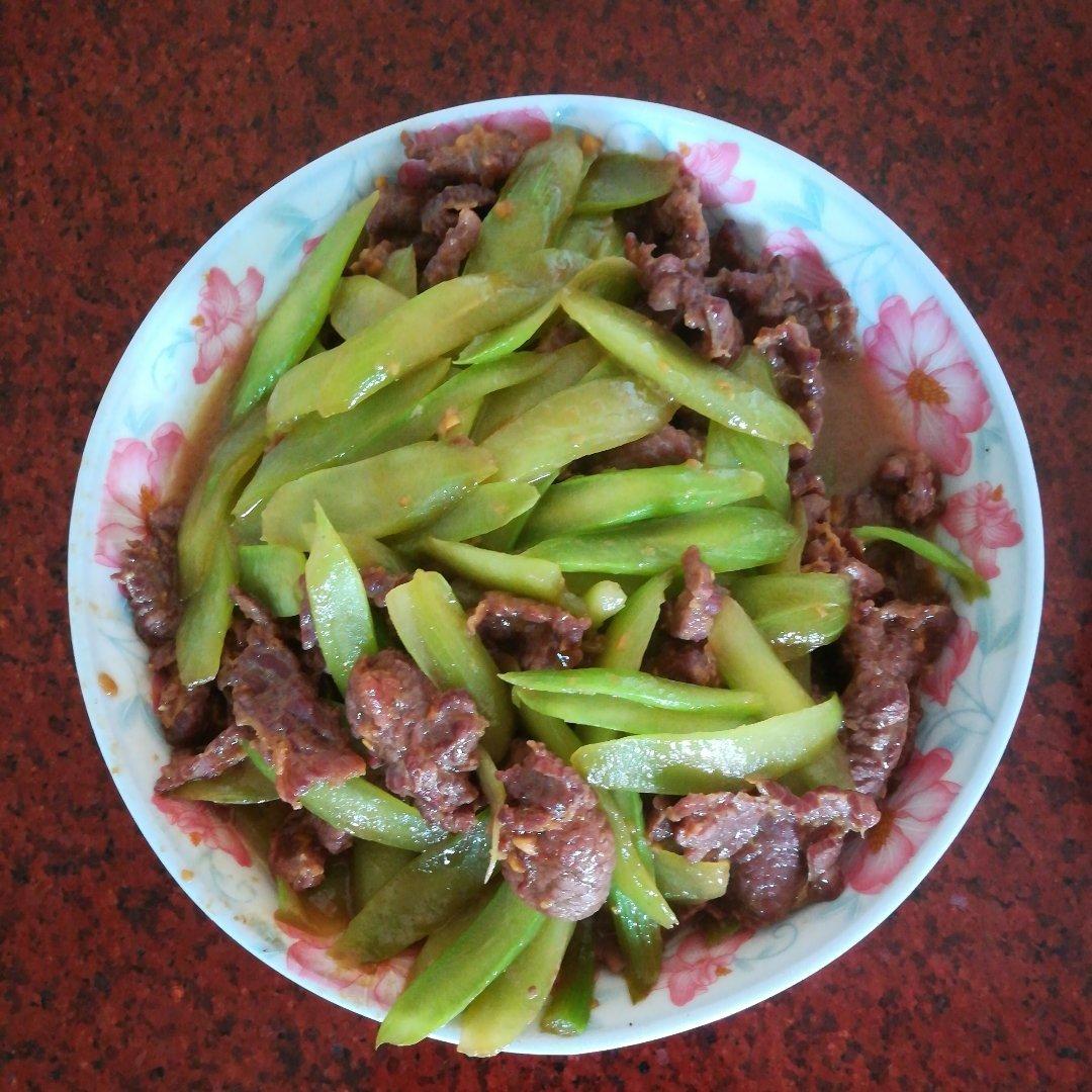如何炒出嫩牛肉