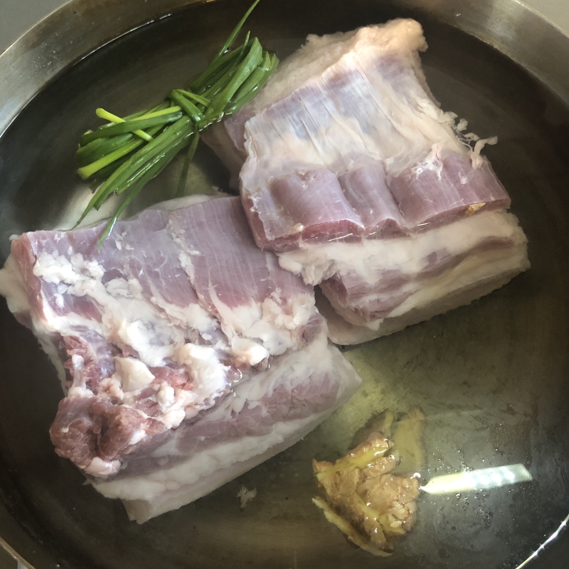 下饭神菜：传统香芋扣肉＃猪的广西 特色料理#的做法 步骤2