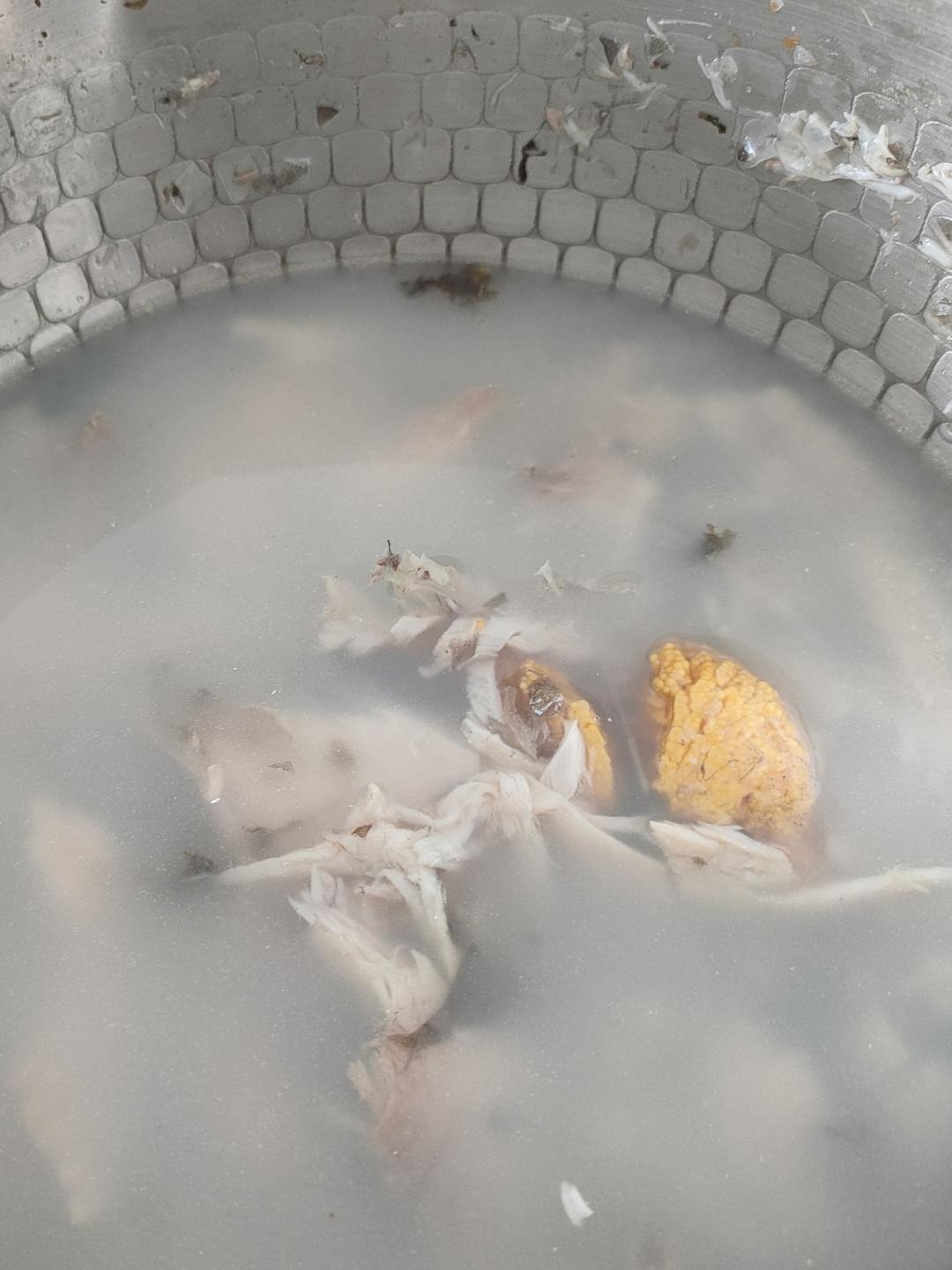 白鲫鱼北芪汤