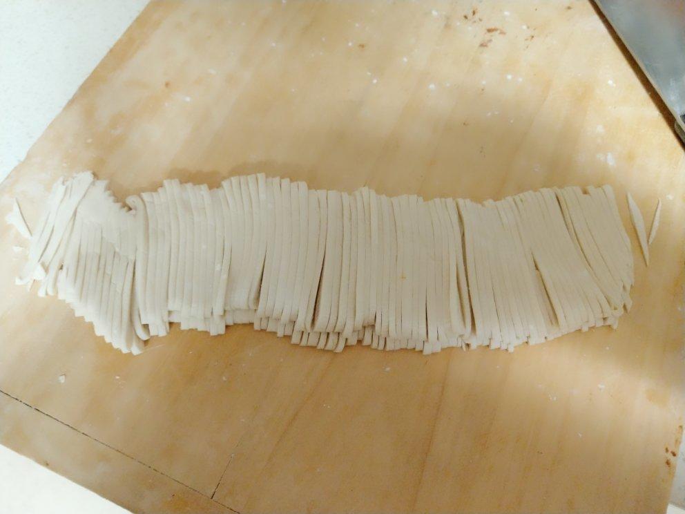 快手纯手工擀面条