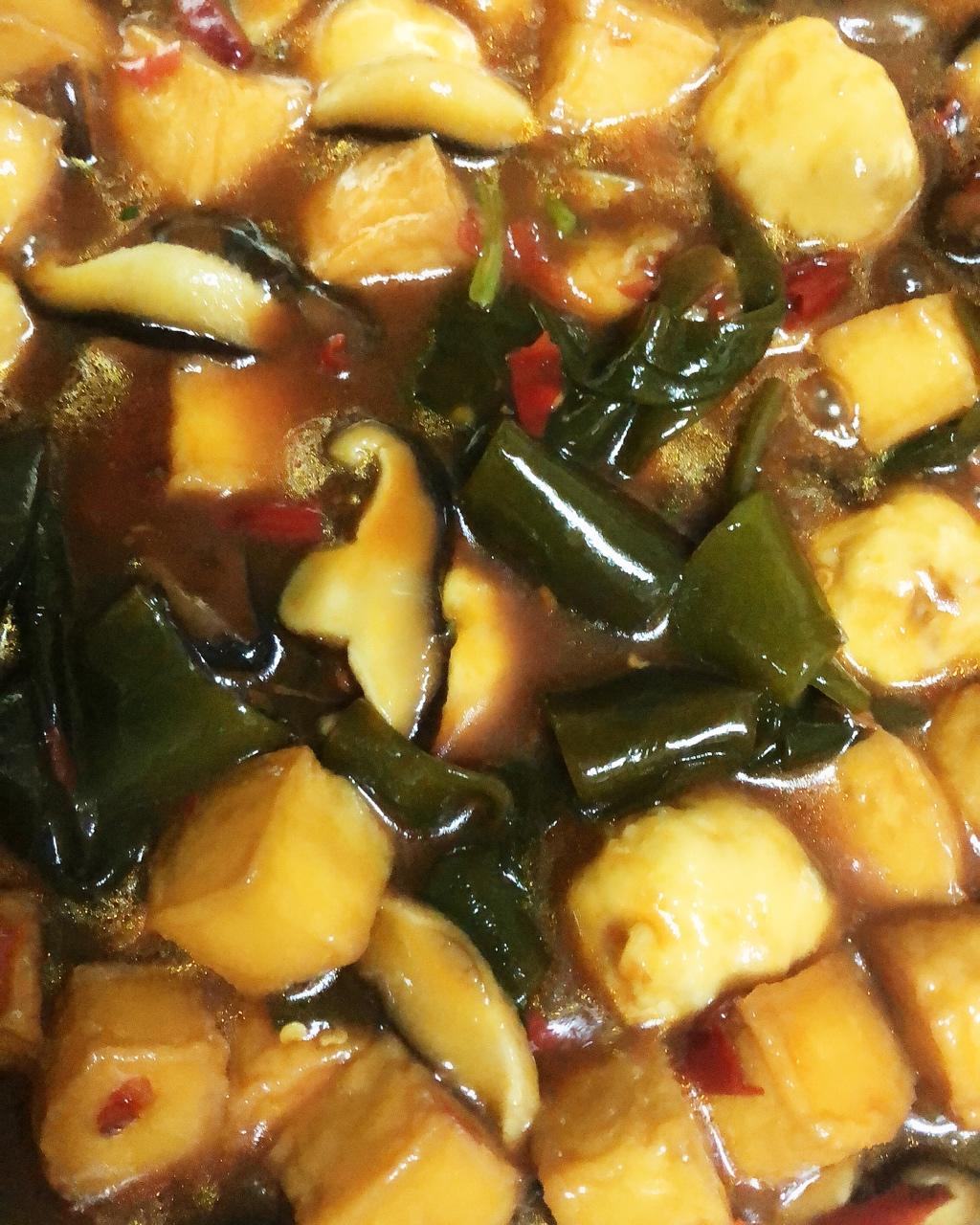 网红小食-麻辣鱼豆腐