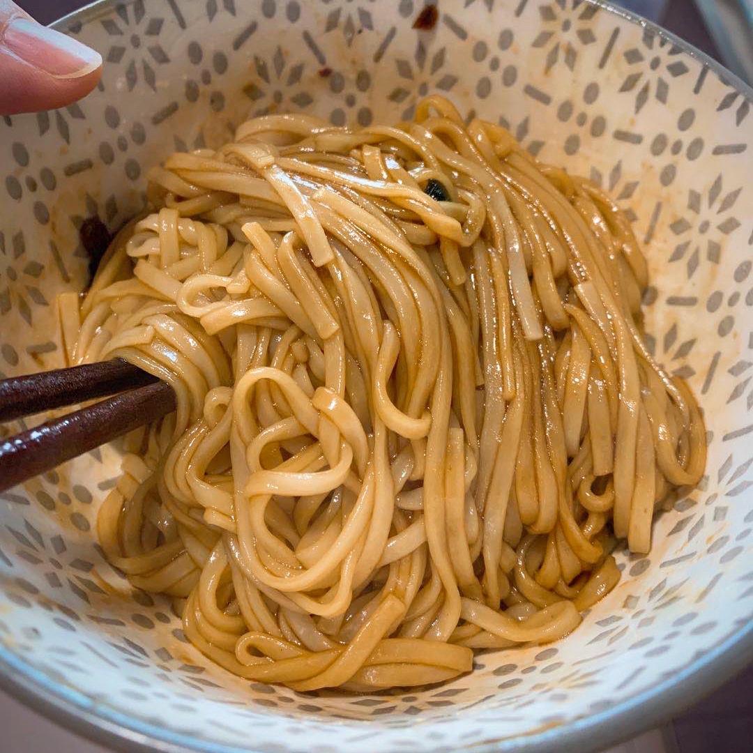 10分钟搞定的一碗葱油拌面