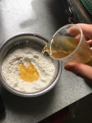 手工蛋黄酥的做法 步骤4