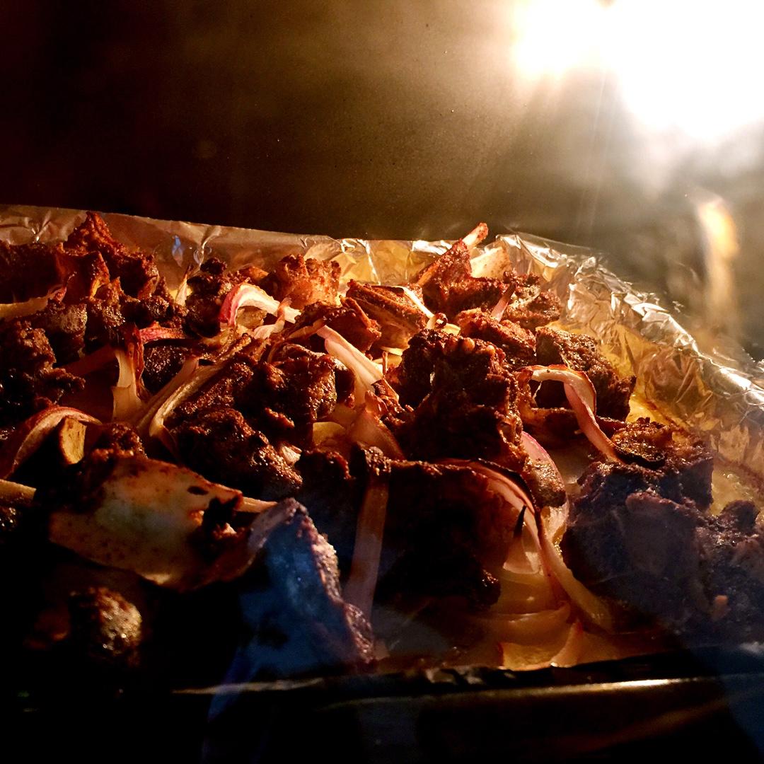 孜然羊排烤土豆