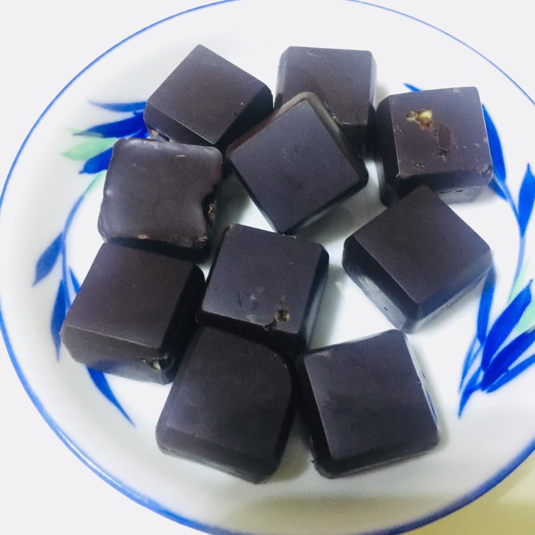 用基础原材料自制巧克力，口感直逼royce瑞士莲！吃货的终极追求：我勤劳聪敏心灵手巧就是要给舌尖最好的！