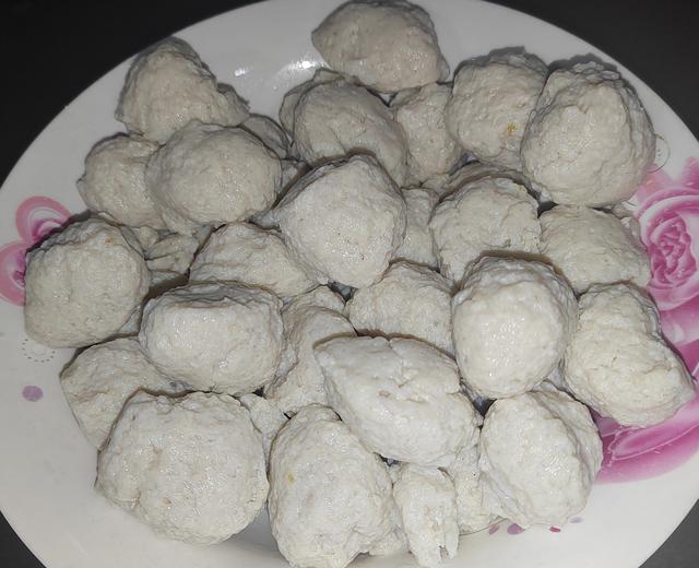 一斤鸡胸肉做出一大碗Q弹鸡肉丸的做法